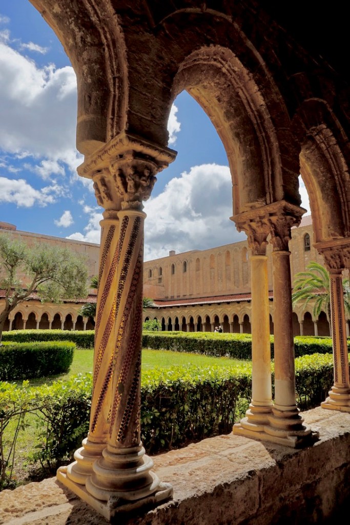Monreale Katedrali, Benedikten Manastır Avlusu