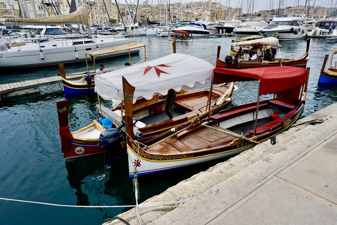 Birgu'da Mahmuzlu Tekneler.