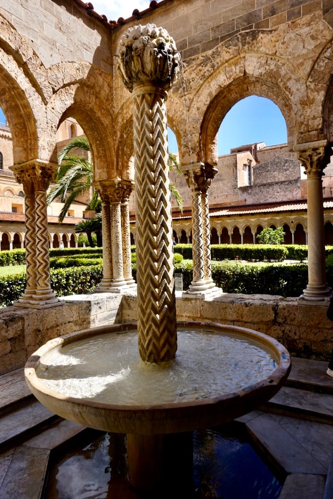 Monreale Katedrali, Benedikten Manastır Avlusu